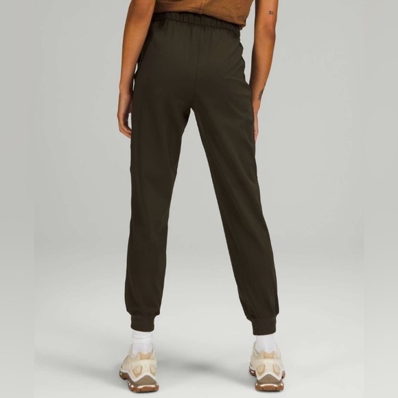 Lululemon Stretch High-Rise Jogger | Size 8 - Picture 7 of 13